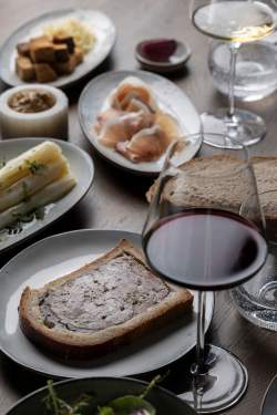 Restaurant Gastronomique Alsace · 48 Degrés Nord Landscape Høtel